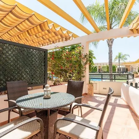 Holiday home Magnifico Adosado Con Piscina Y Barbacoa *