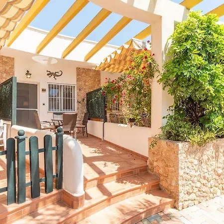 Holiday home Magnifico Adosado Con Piscina Y Barbacoa *