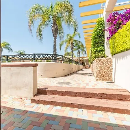 Magnifico Adosado Con Piscina Y Barbacoa Holiday home *
