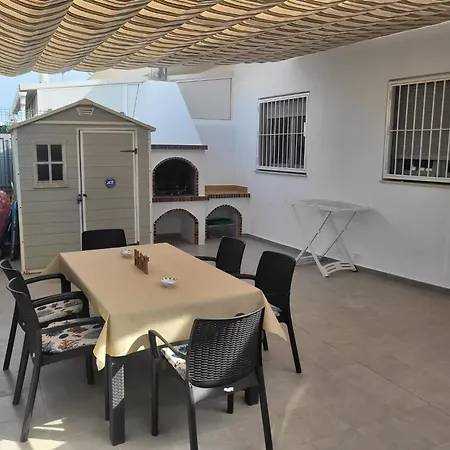 Magnifico Adosado Con Piscina Y Barbacoa *