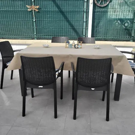 Holiday home Magnifico Adosado Con Piscina Y Barbacoa *