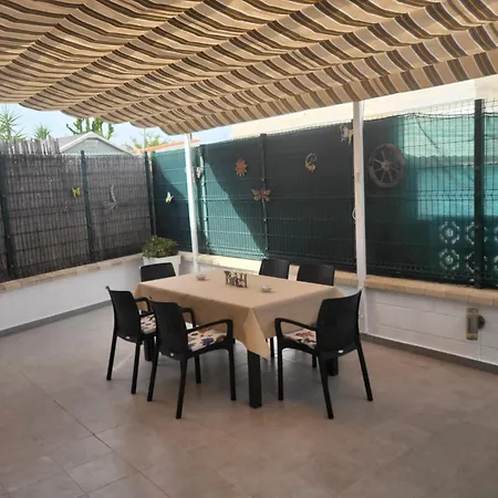 Holiday home Magnifico Adosado Con Piscina Y Barbacoa *